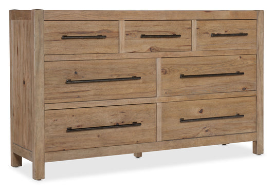 Vineyard Row - Seven-Drawer Dresser - Light Brown