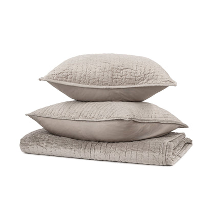 Bari - Velvet Quilt - Pebble