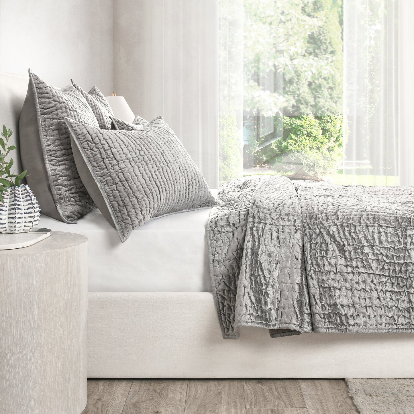 Bari - Velvet Quilt