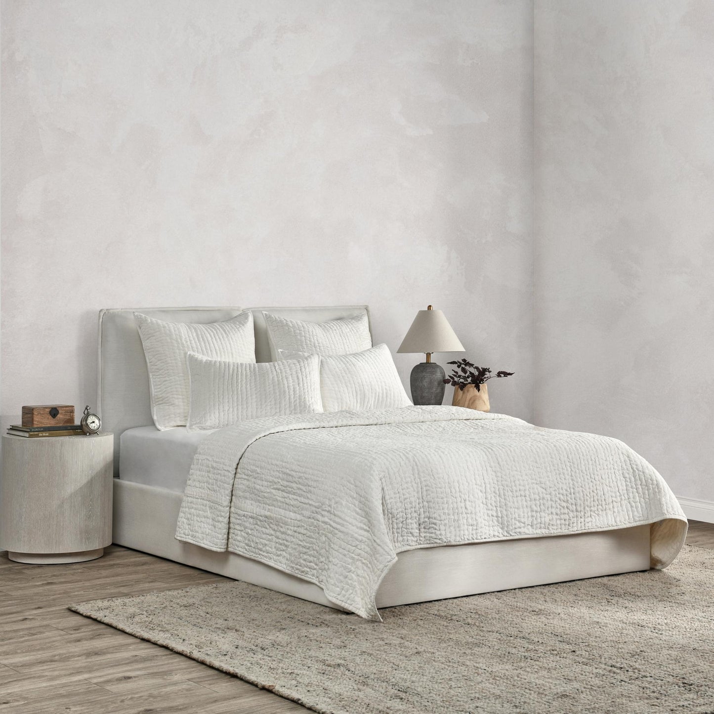 Bari - Velvet Quilt