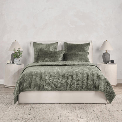 Bari - Velvet Quilt