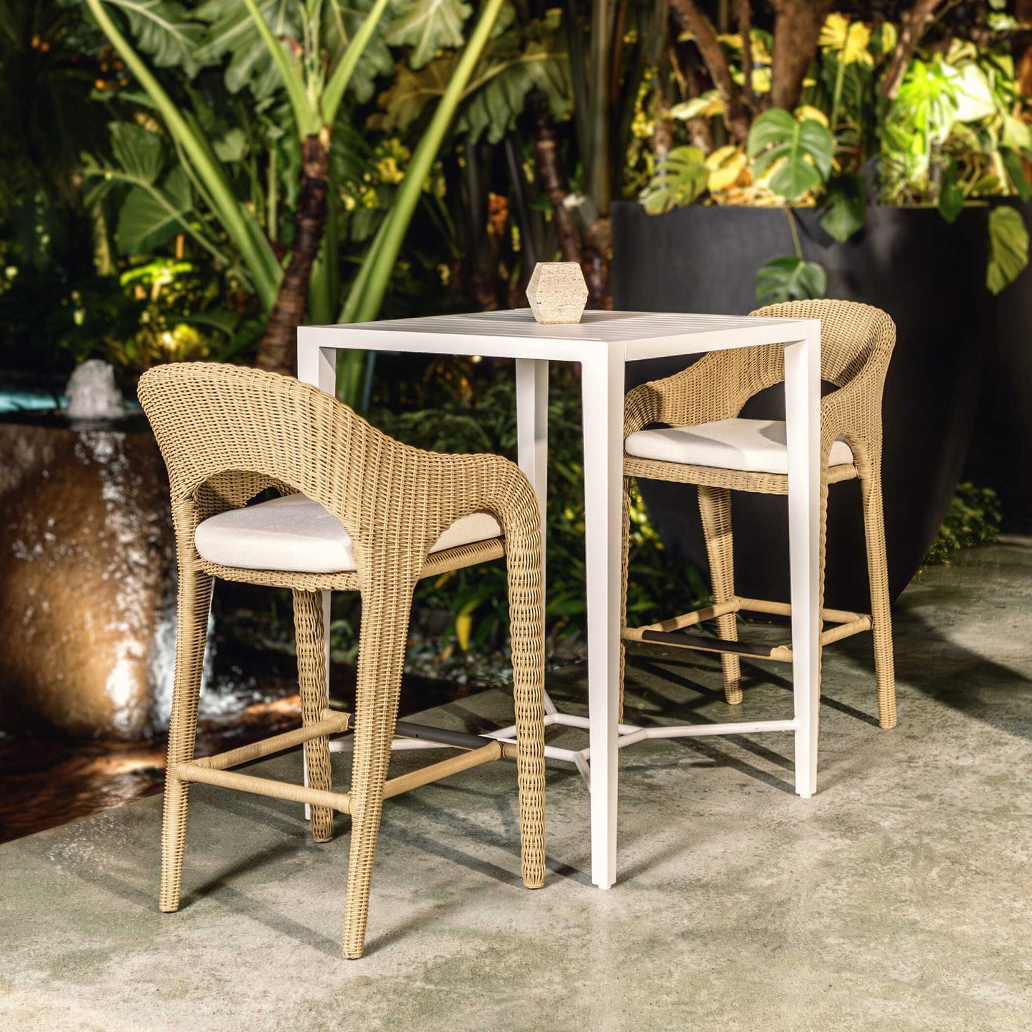 Montellano - Outdoor Bar Table - White