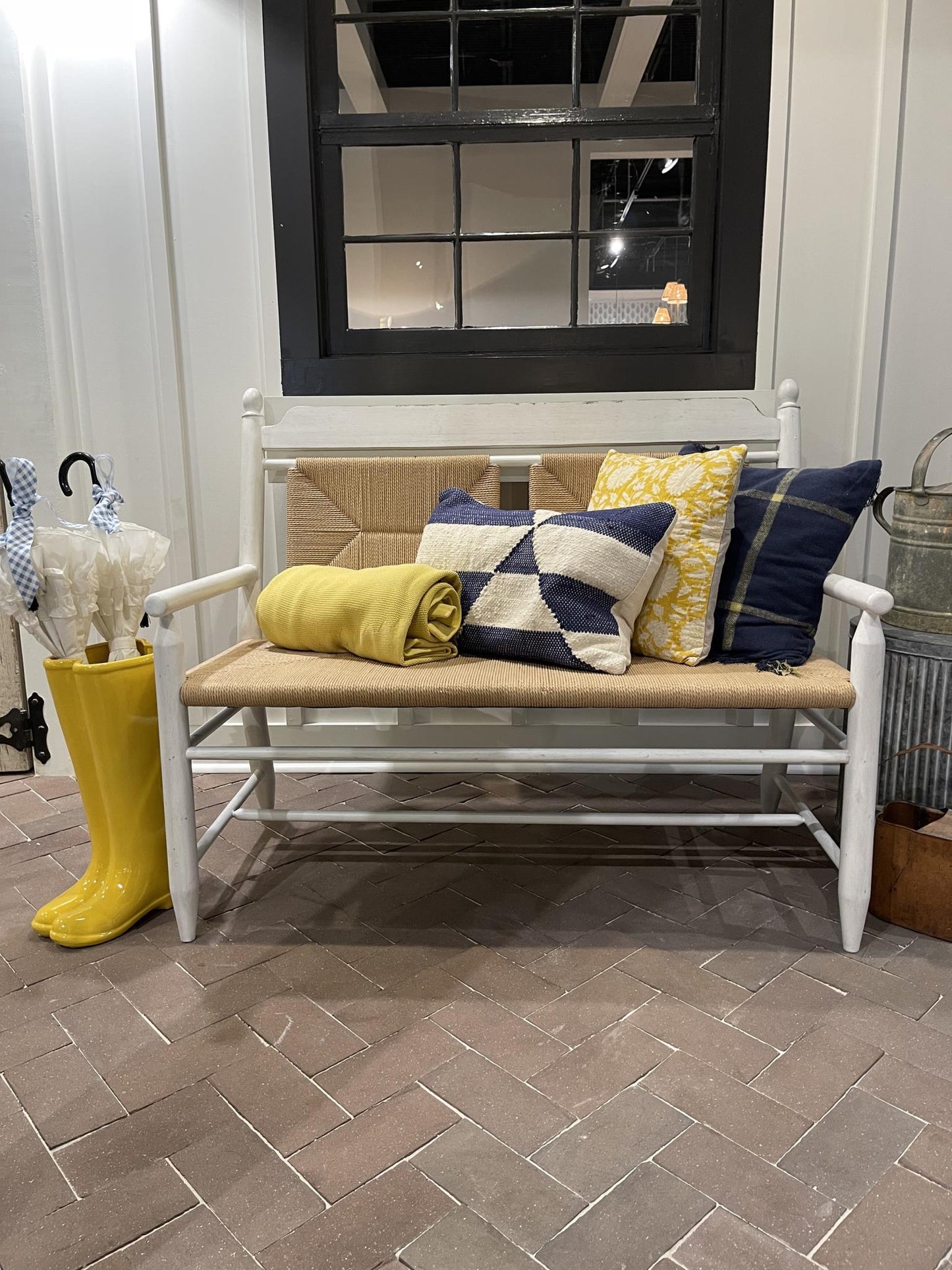 Vintage Market - Rush Seat Bench - Picket Fence