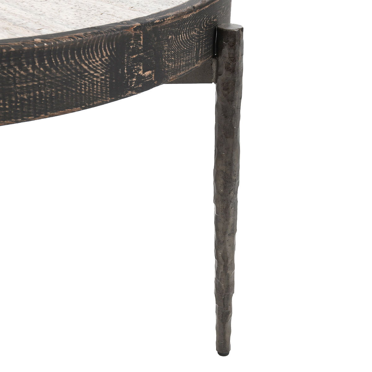 Dakota - Round Table