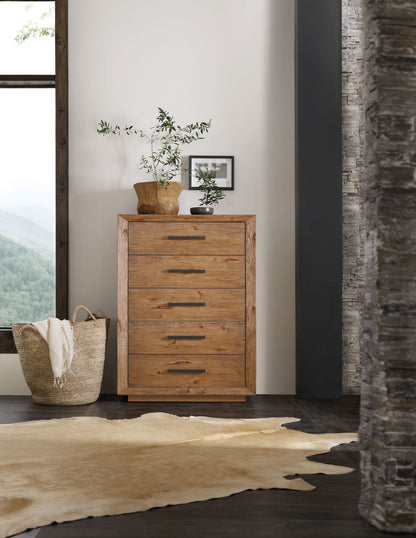 Big Sky - 55.25" 5-Drawer Chest