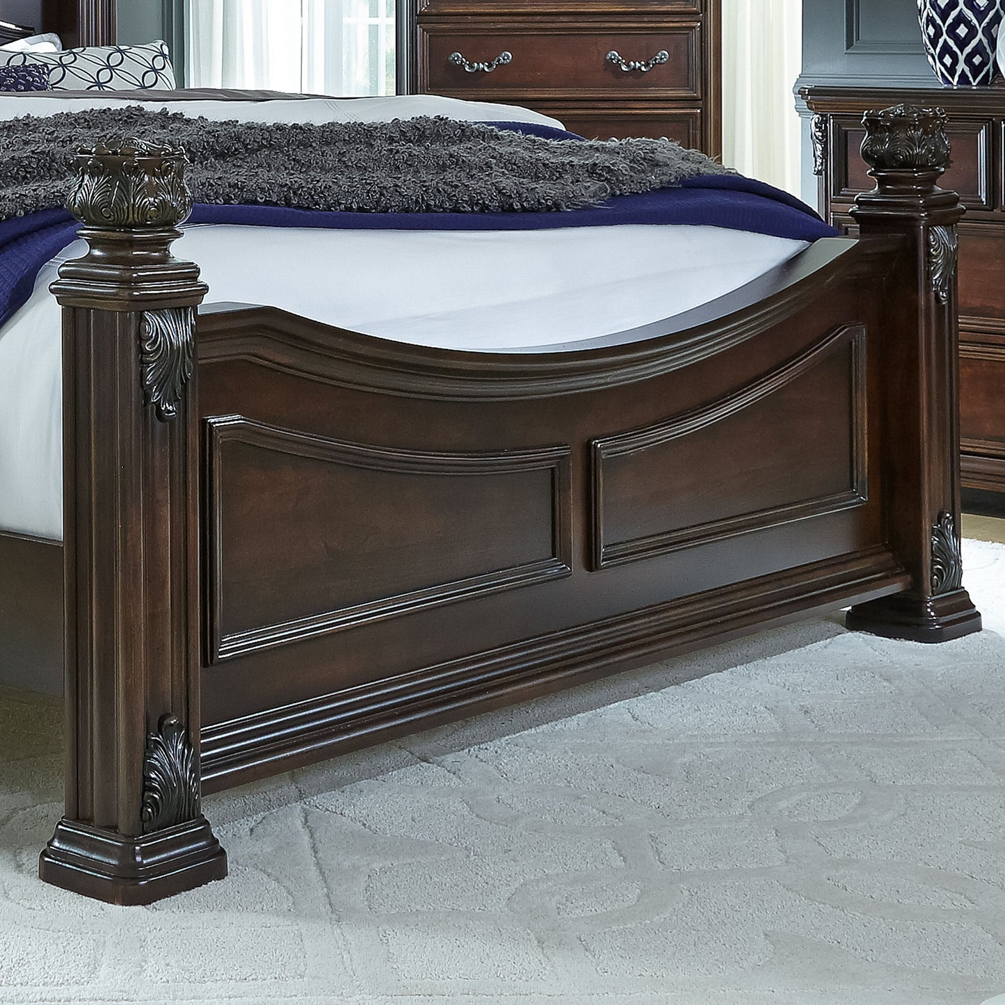 Messina Estates - King Poster Footboard - Dark Brown