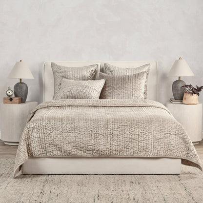 Bari - Velvet Quilt