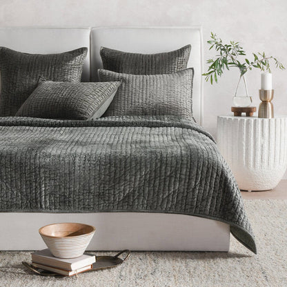 Bari - Velvet Quilt
