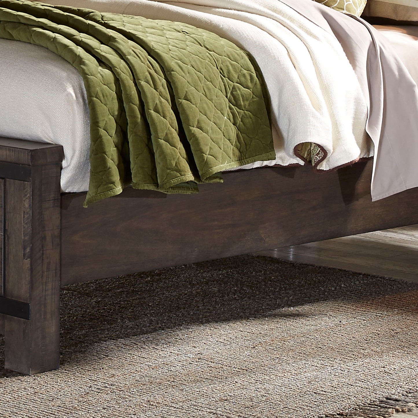 Thornwood Hills - California King Panel Rails - Dark Brown