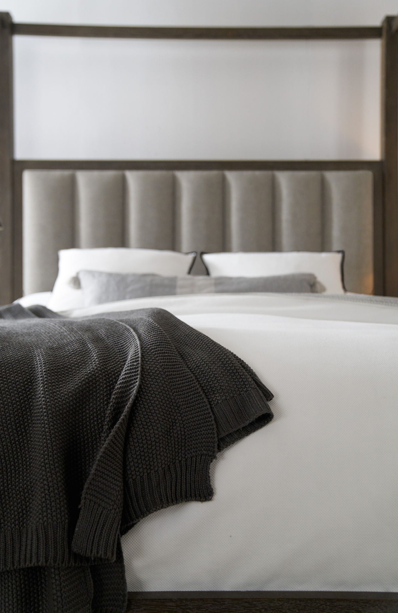 Miramar - Poster Bed