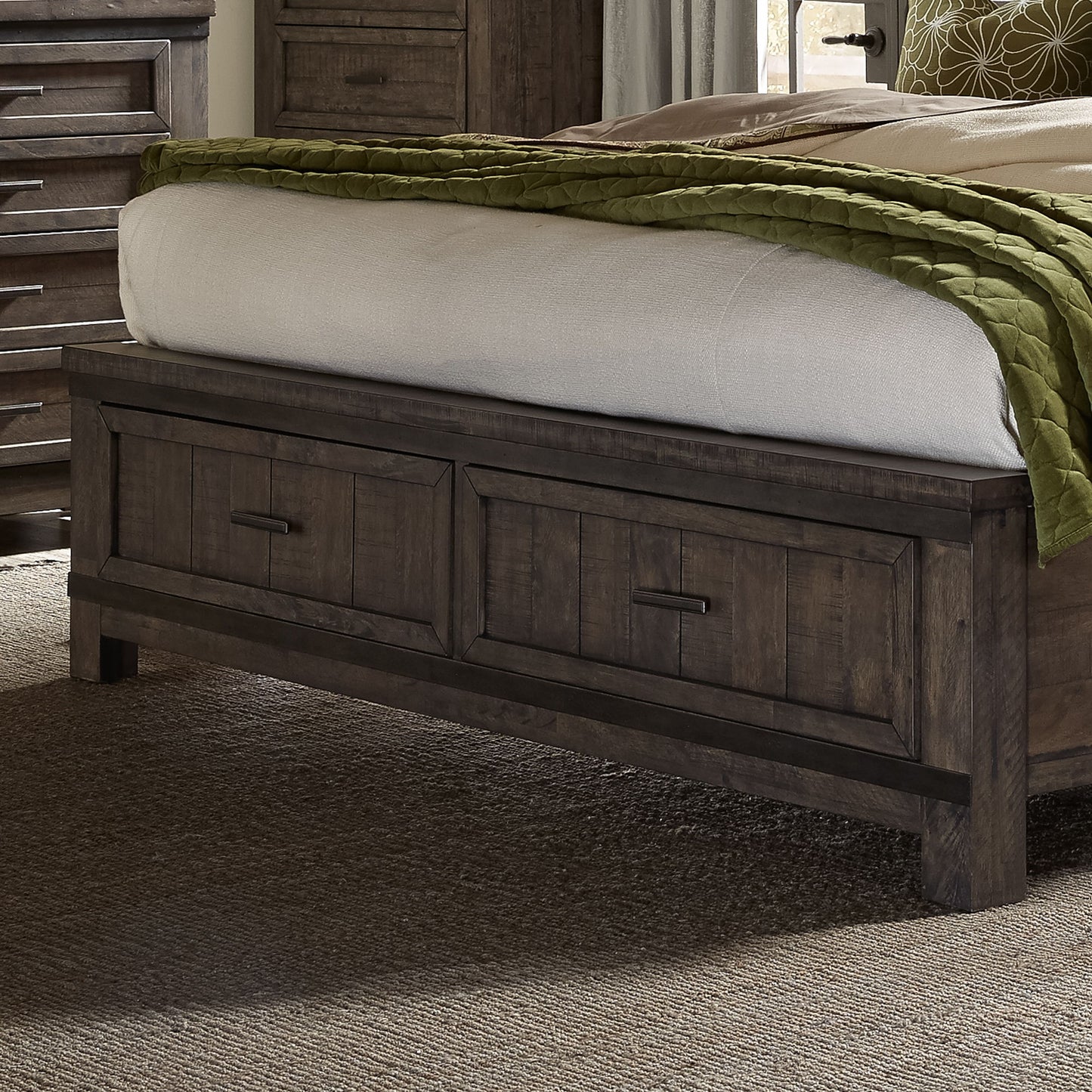 Thornwood Hills - Queen Storage Footboard - Dark Brown